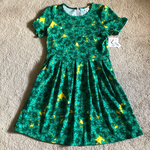 LuLaRoe Dresses & Skirts - Lularoe Amelia Dress size 3XL.  NWT.  Pockets!